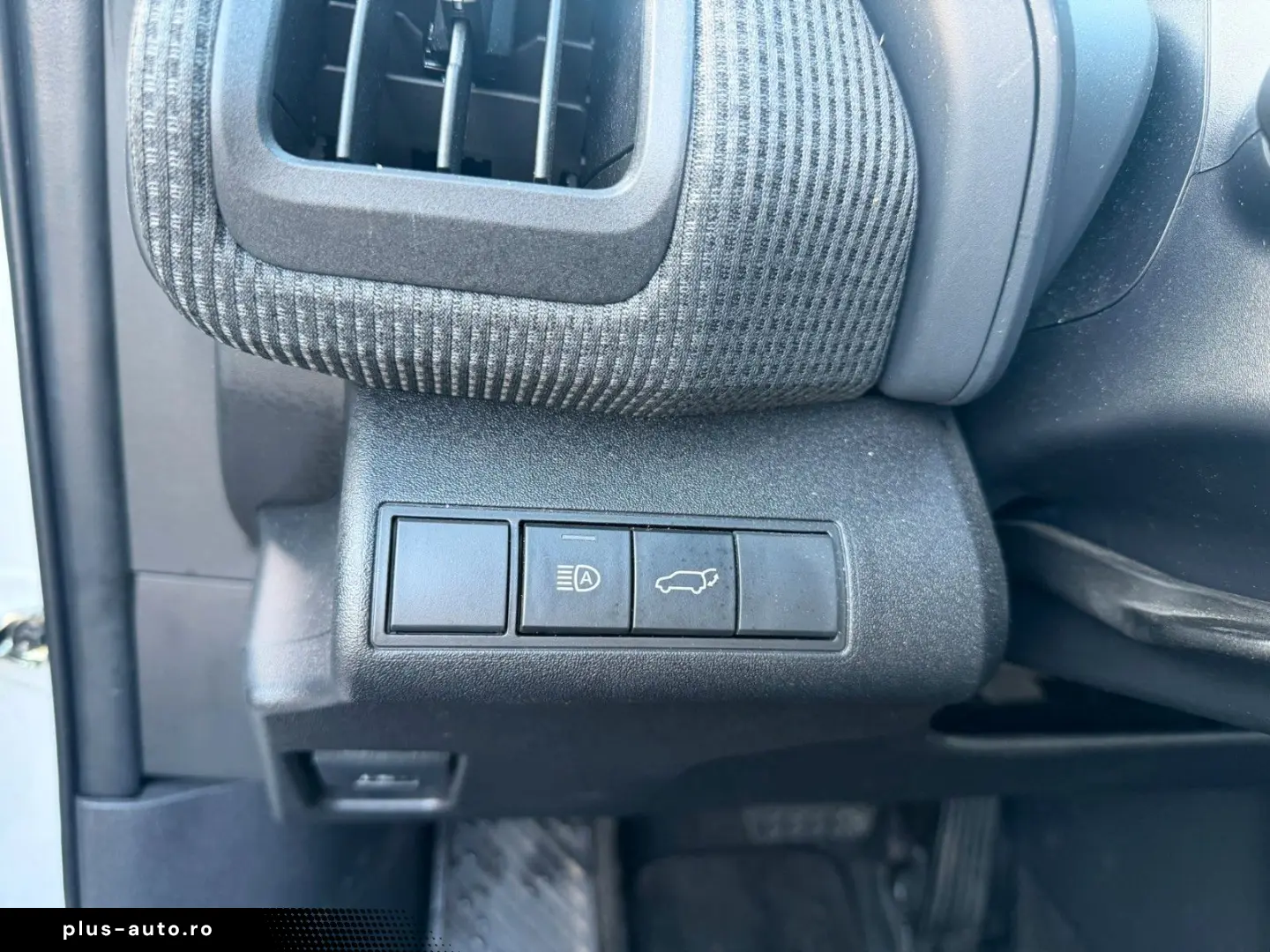 TOYOTA bZ4X Executive Full options  AWD   PANO