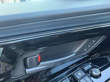 TOYOTA bZ4X Executive Full options  AWD   PANO