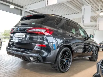 BMW X5 xDrive30d M-Sport AHK Luftfed. HUD Surr.View