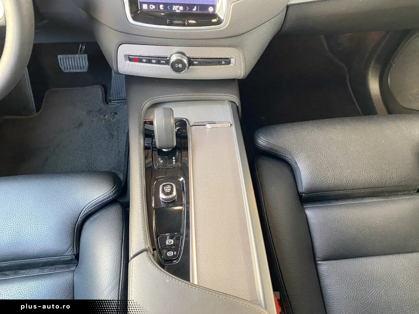 VOLVO XC90 B5 (Diesel) Plus Dark ACC LED Navi SHZ Kam.