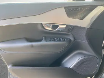 VOLVO XC90 B5 (Diesel) Plus Dark ACC LED Navi SHZ Kam.