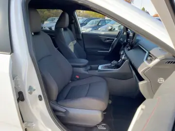 TOYOTA RAV4 2.5 Plug-In Hybrid Comfort HUD Navi 4xSHZ A