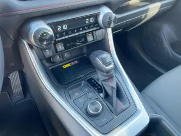 TOYOTA RAV4 2.5 Plug-In Hybrid Comfort HUD Navi 4xSHZ A