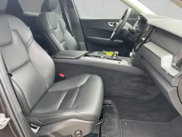 VOLVO XC60 Recharge T6 AWD Thors Hammer Winterpkt. 18