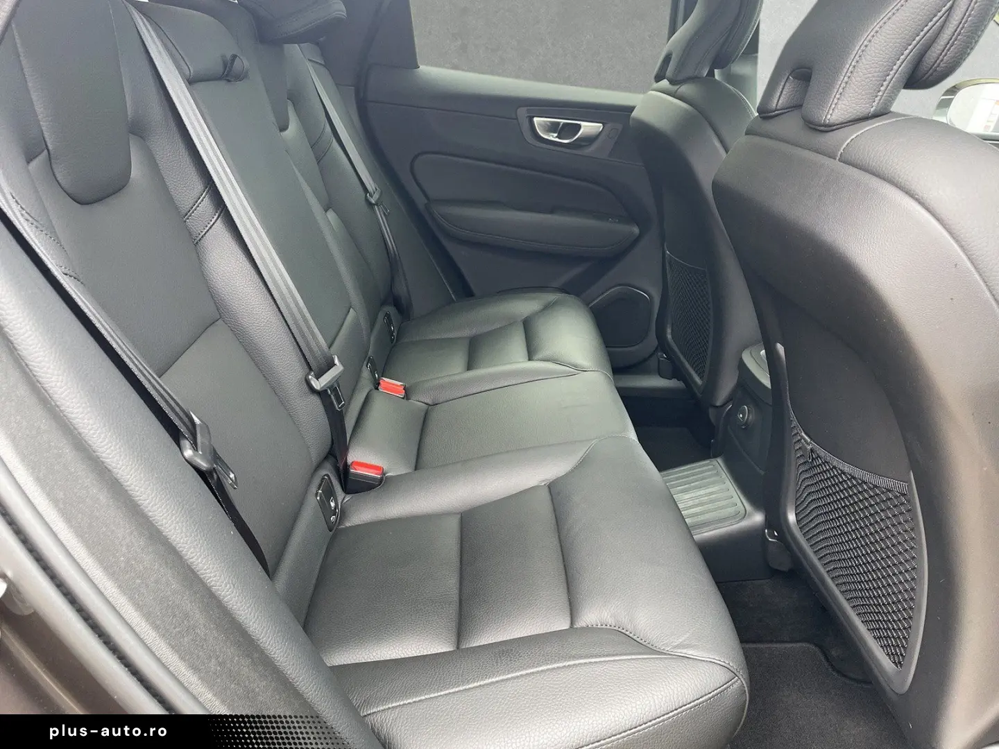 VOLVO XC60 Recharge T6 AWD Thors Hammer Winterpkt. 18