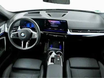 BMW X1 sDrive 20i M Sport Pano HeadUp 360 Kam eSitze