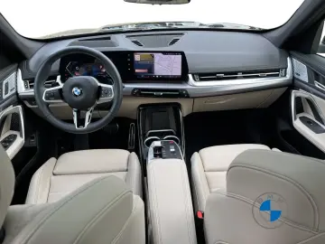 BMW X1 xDrive23d M Sport 18  AHK Pano Massage Memory