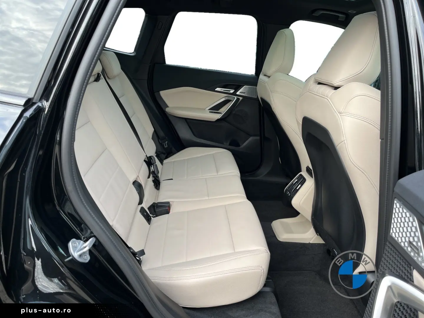 BMW X1 xDrive23d M Sport 18  AHK Pano Massage Memory