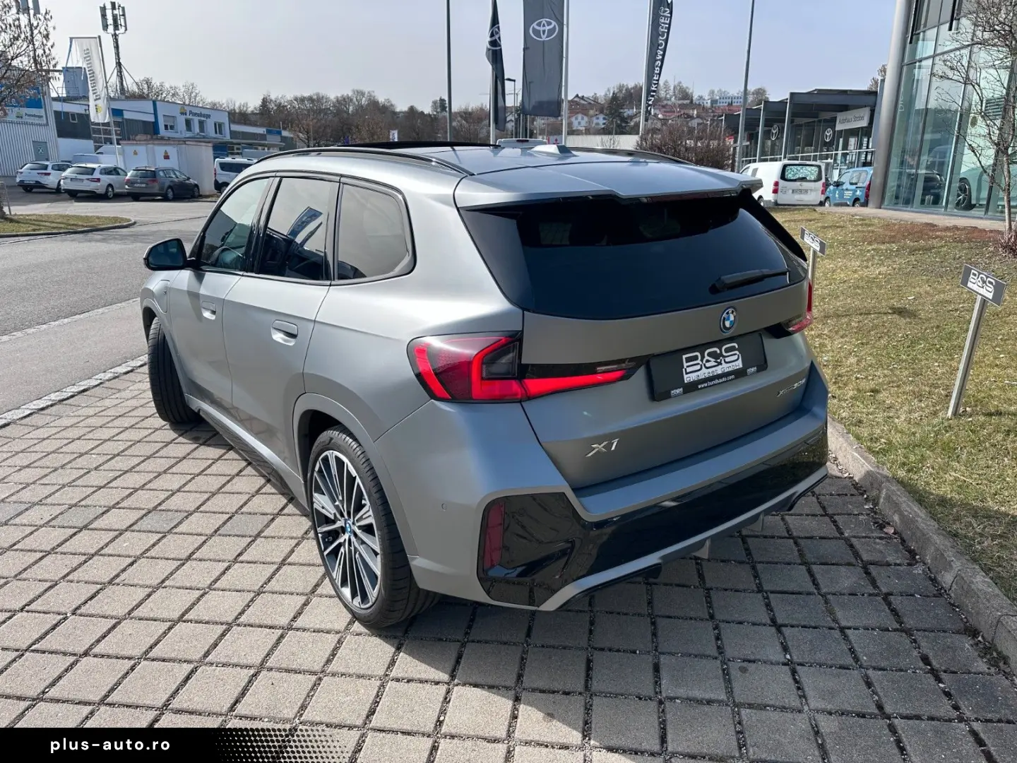 BMW X1 30e xDr M Sport ACC HUD PANO HARMAN AHK VOLL