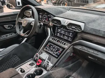 LAMBORGHINI Urus Performante PPF ADAS B&O-3D Head-Up