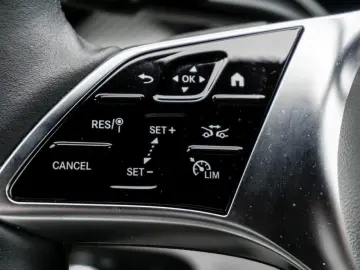 MERCEDES-BENZ V 300 d 4M AVANTGARDE Lang AMG Night 360  AHK