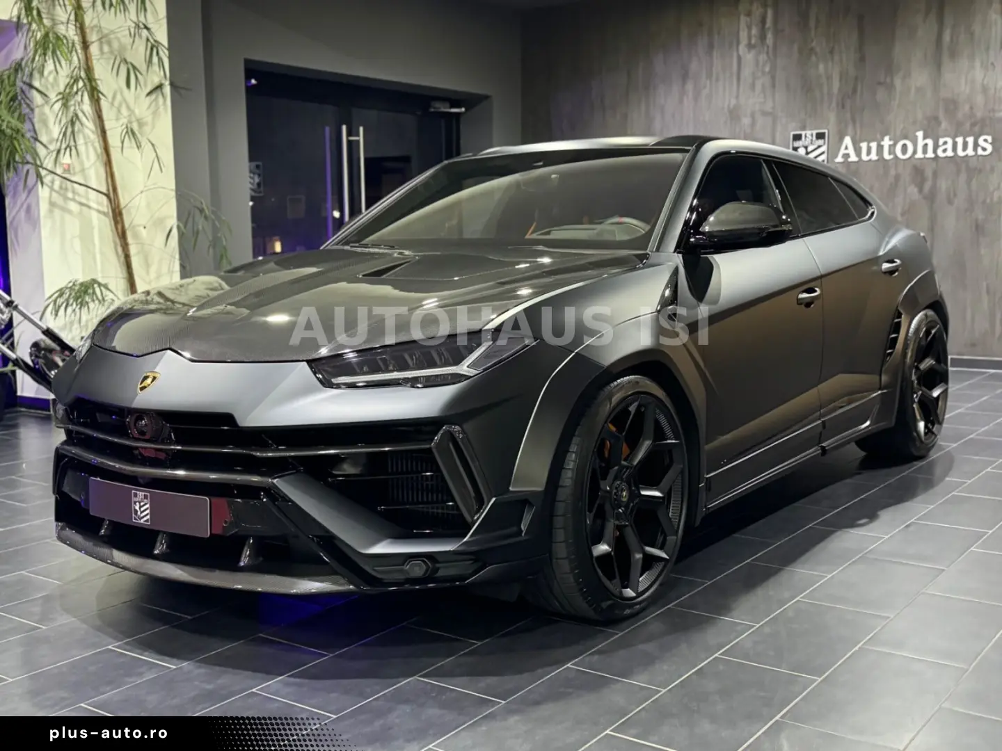 LAMBORGHINI Urus S NOVITEC ESTESO WIDEBODY NERO MATT CARBON