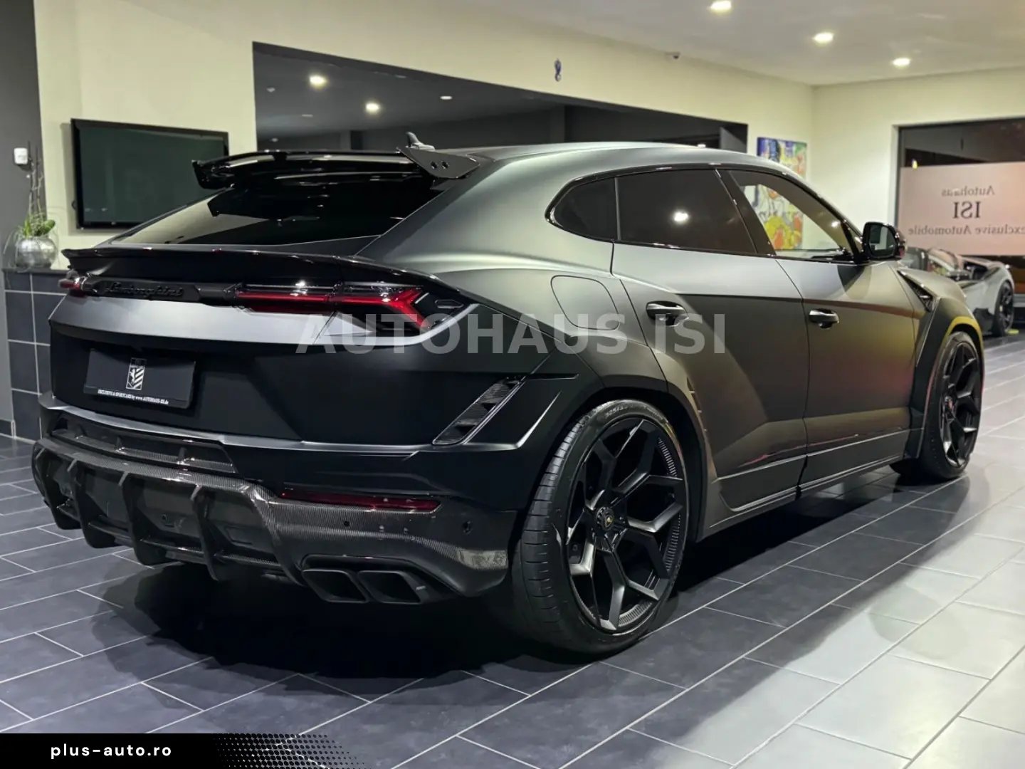 LAMBORGHINI Urus S NOVITEC ESTESO WIDEBODY NERO MATT CARBON