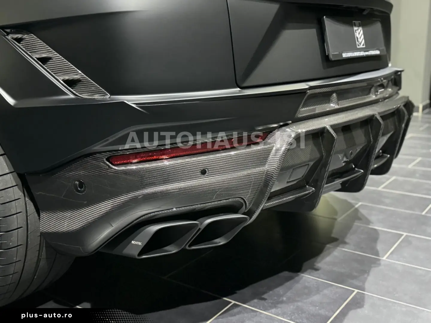 LAMBORGHINI Urus S NOVITEC ESTESO WIDEBODY NERO MATT CARBON