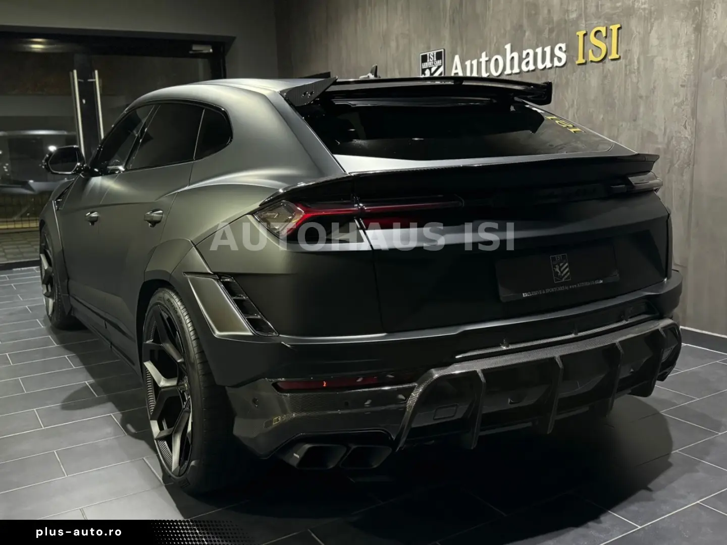 LAMBORGHINI Urus S NOVITEC ESTESO WIDEBODY NERO MATT CARBON