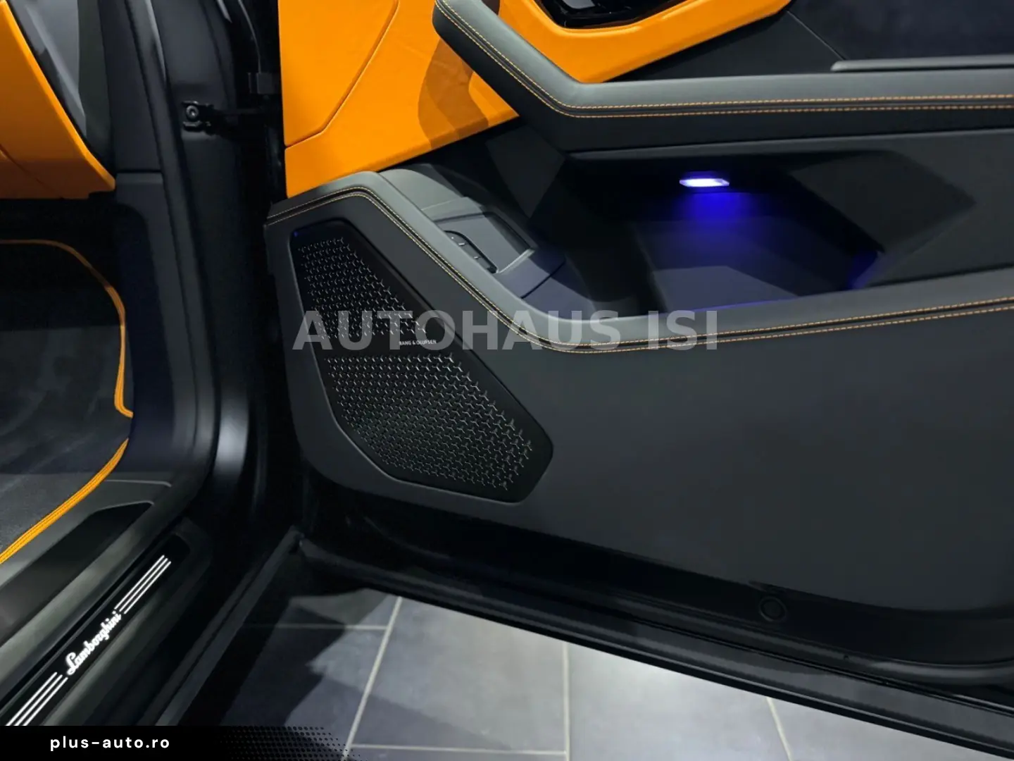 LAMBORGHINI Urus S NOVITEC ESTESO WIDEBODY NERO MATT CARBON