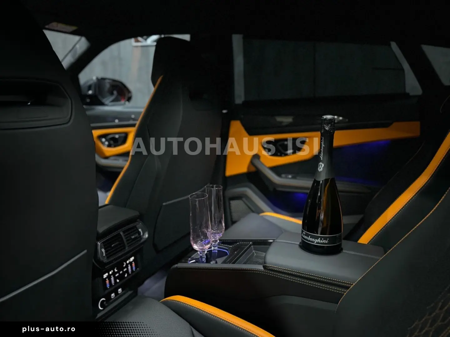 LAMBORGHINI Urus S NOVITEC ESTESO WIDEBODY NERO MATT CARBON