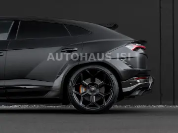 LAMBORGHINI Urus S NOVITEC ESTESO WIDEBODY NERO MATT CARBON