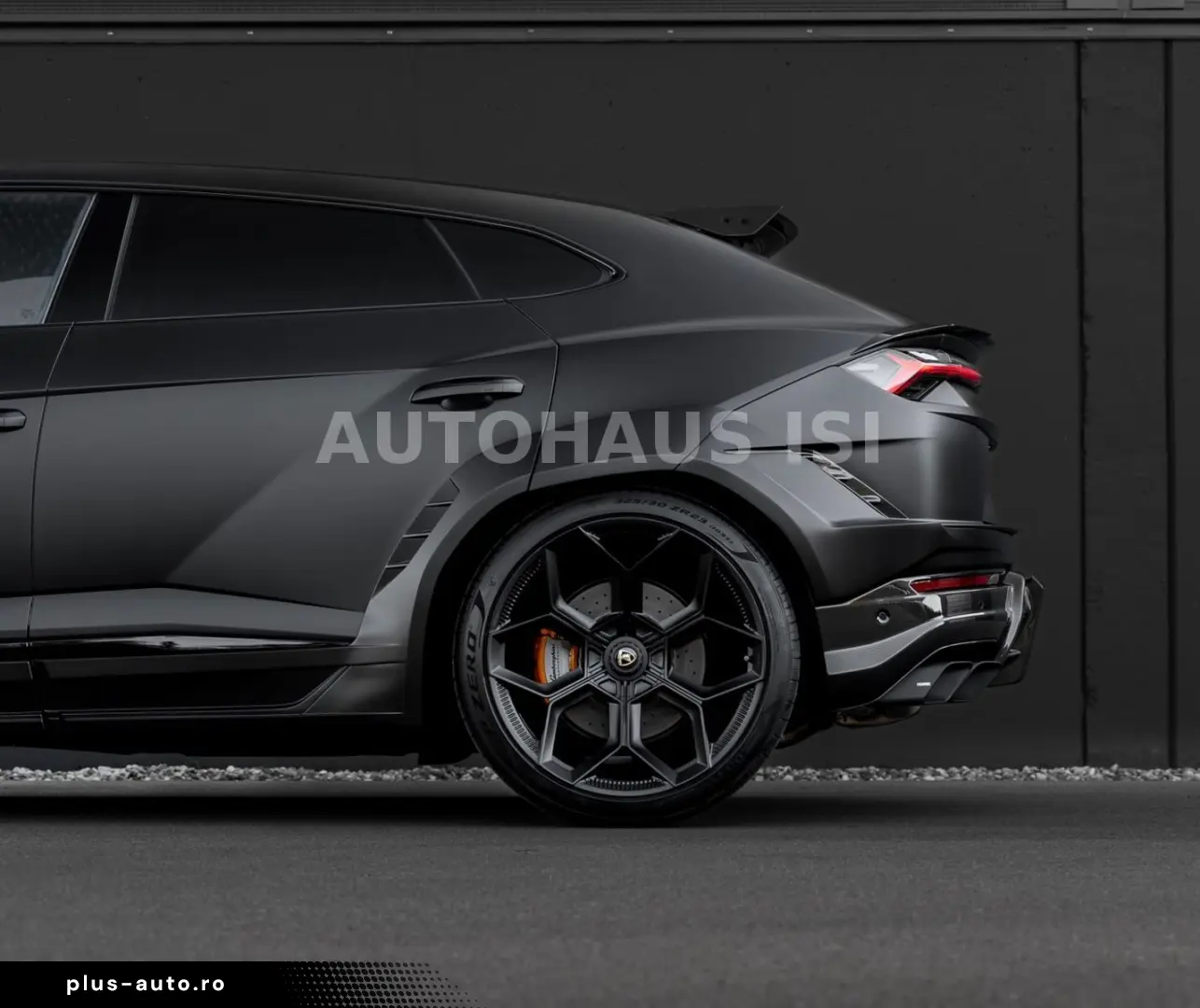 LAMBORGHINI Urus S NOVITEC ESTESO WIDEBODY NERO MATT CARBON