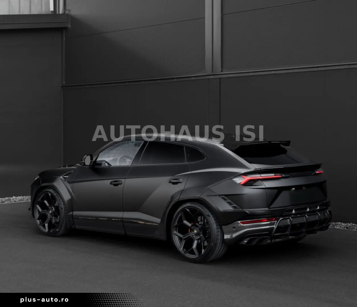LAMBORGHINI Urus S NOVITEC ESTESO WIDEBODY NERO MATT CARBON
