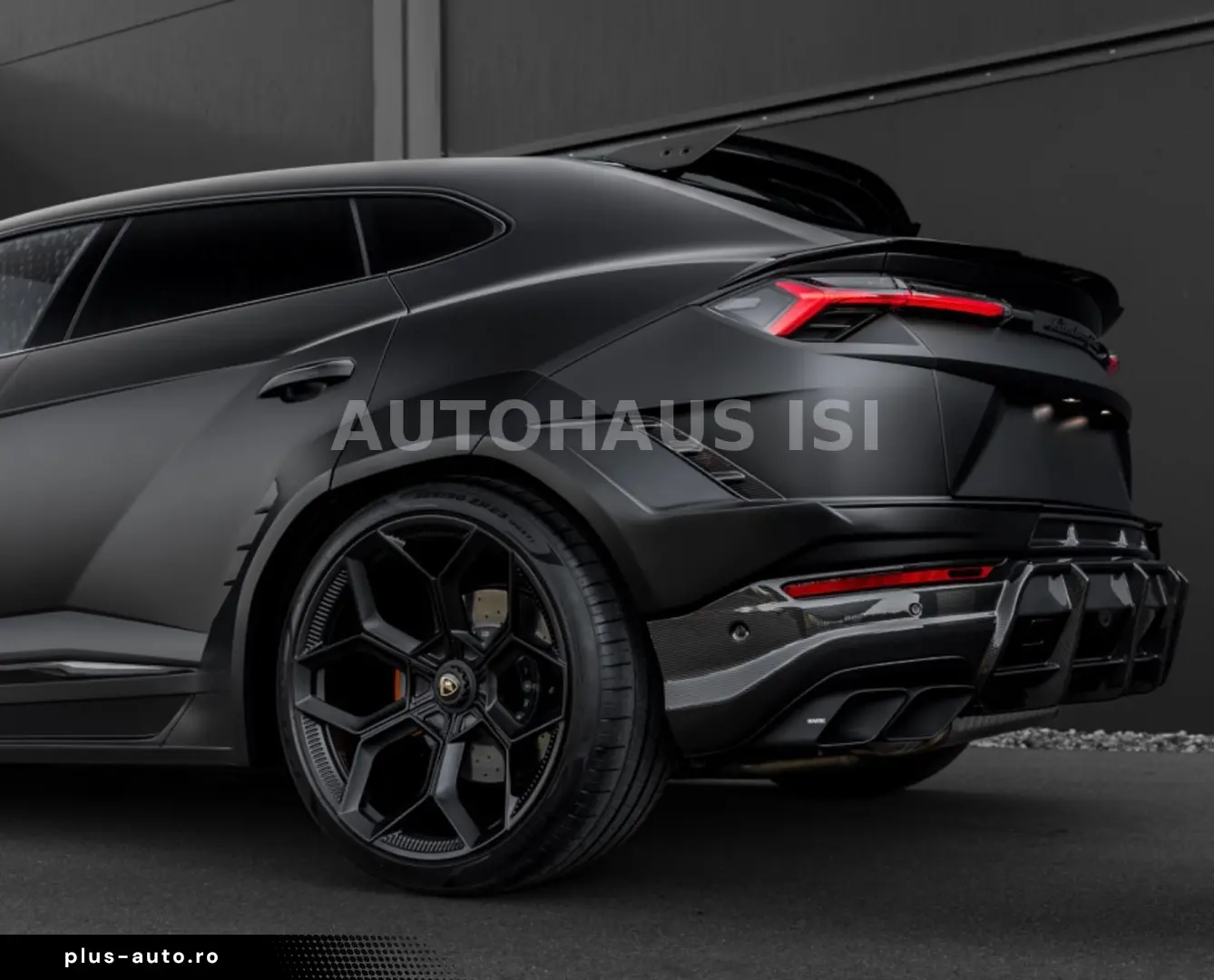 LAMBORGHINI Urus S NOVITEC ESTESO WIDEBODY NERO MATT CARBON