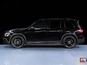MERCEDES-BENZ GLB 35 AMG 4M Pano 21  Carbon-optics