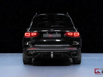 MERCEDES-BENZ GLB 35 AMG 4M Pano 21  Carbon-optics