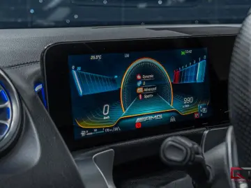 MERCEDES-BENZ GLB 35 AMG 4M Pano 21  Carbon-optics