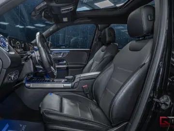 MERCEDES-BENZ GLB 35 AMG 4M Pano 21  Carbon-optics