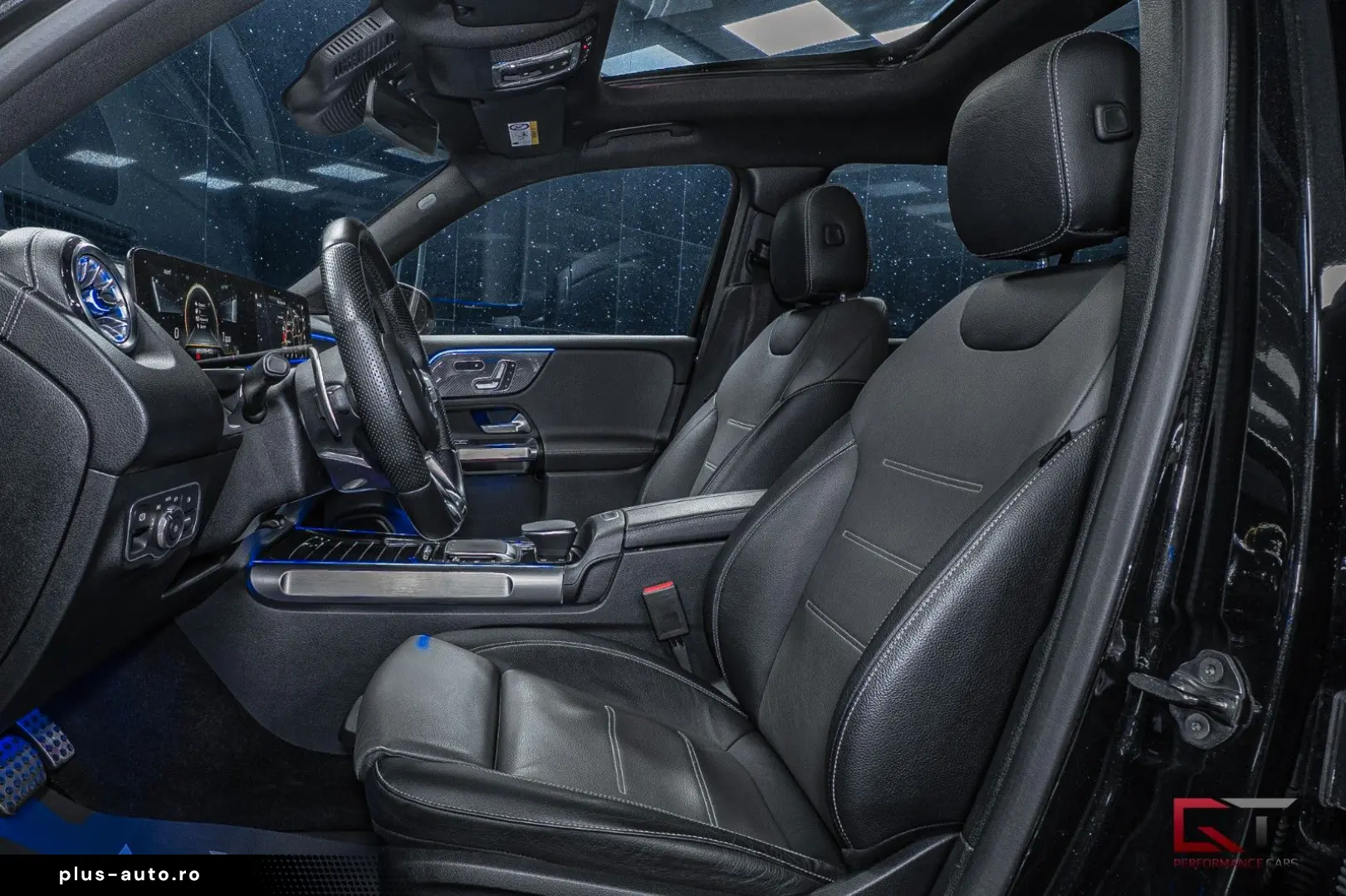 MERCEDES-BENZ GLB 35 AMG 4M Pano 21  Carbon-optics