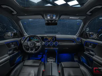 MERCEDES-BENZ GLB 35 AMG 4M Pano 21  Carbon-optics