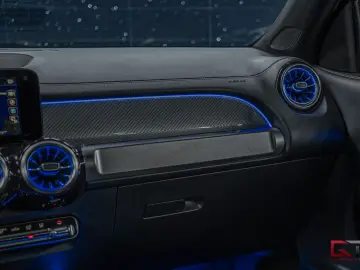 MERCEDES-BENZ GLB 35 AMG 4M Pano 21  Carbon-optics