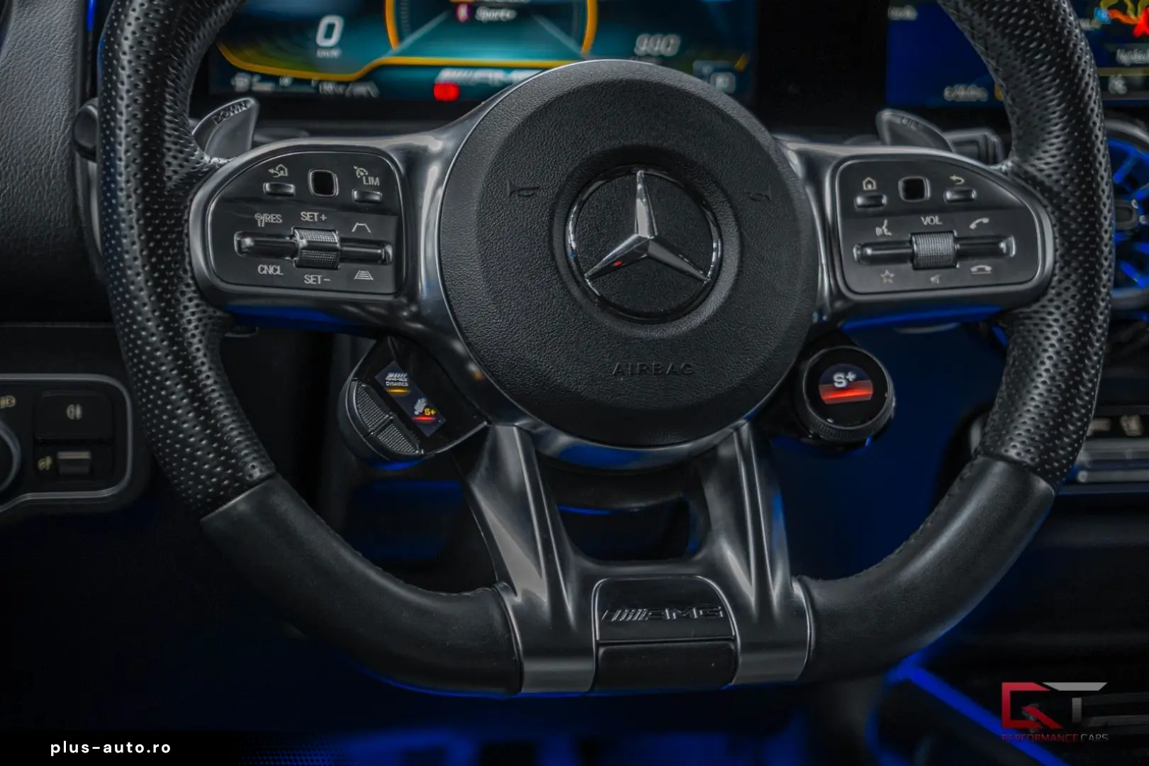 MERCEDES-BENZ GLB 35 AMG 4M Pano 21  Carbon-optics