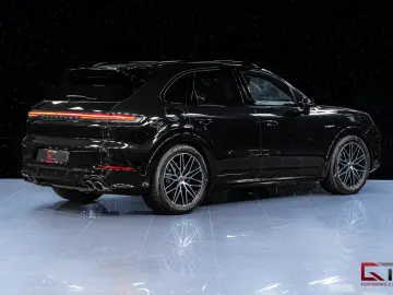 PORSCHE Cayenne E-Hyb FACELIFT SpDesign Pano PassDisplay