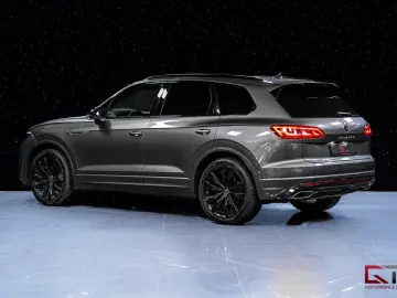 VW Touareg 3.0 V6 TDI 4M R-Line Innovation 21  Pano