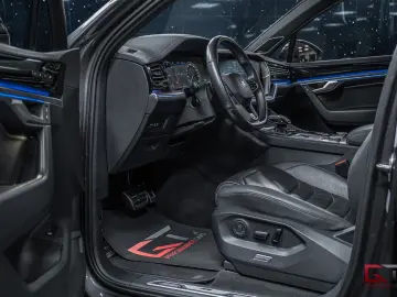 VW Touareg 3.0 V6 TDI 4M R-Line Innovation 21  Pano