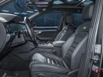 VW Touareg 3.0 V6 TDI 4M R-Line Innovation 21  Pano