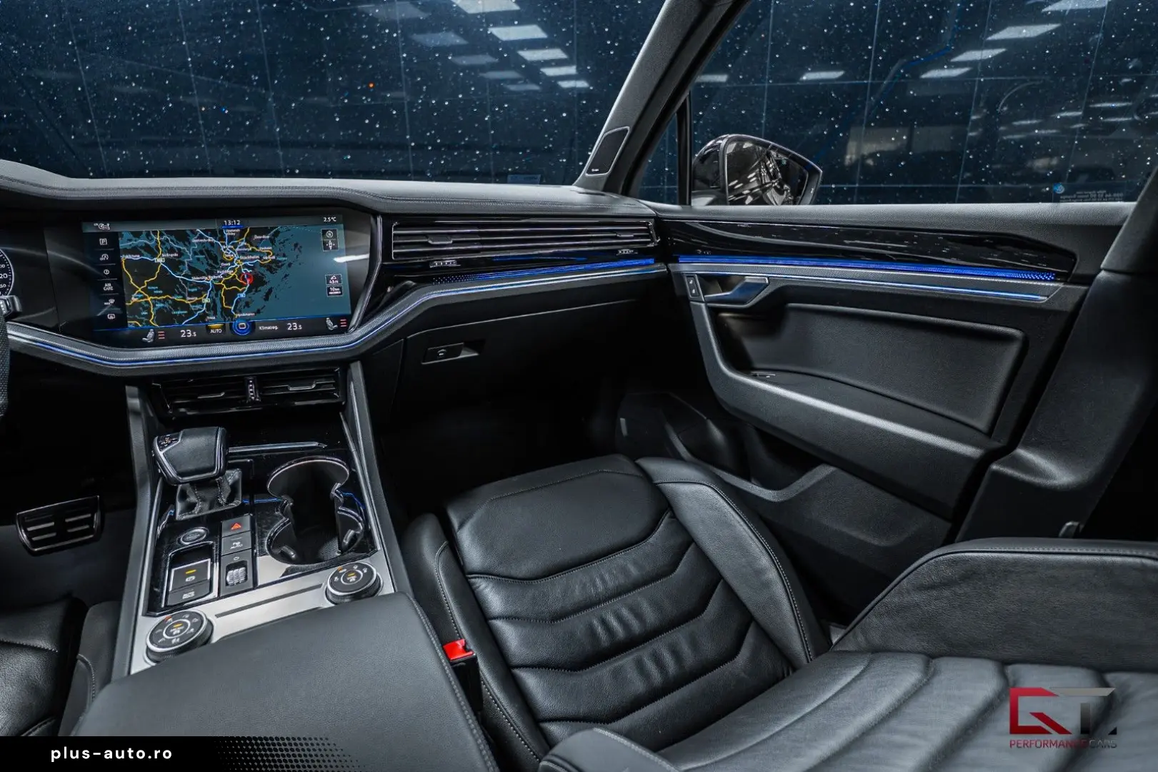 VW Touareg 3.0 V6 TDI 4M R-Line Innovation 21  Pano