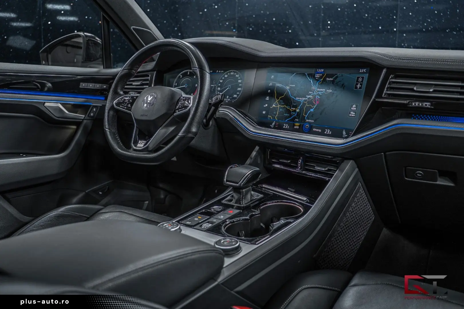 VW Touareg 3.0 V6 TDI 4M R-Line Innovation 21  Pano