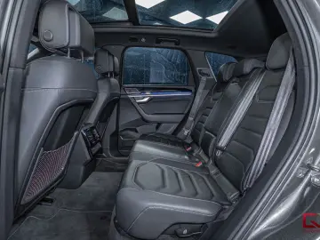 VW Touareg 3.0 V6 TDI 4M R-Line Innovation 21  Pano