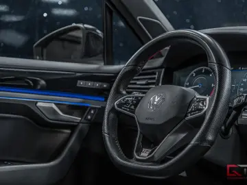 VW Touareg 3.0 V6 TDI 4M R-Line Innovation 21  Pano