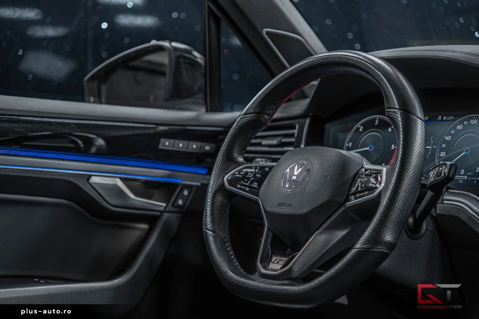 VW Touareg 3.0 V6 TDI 4M R-Line Innovation 21  Pano