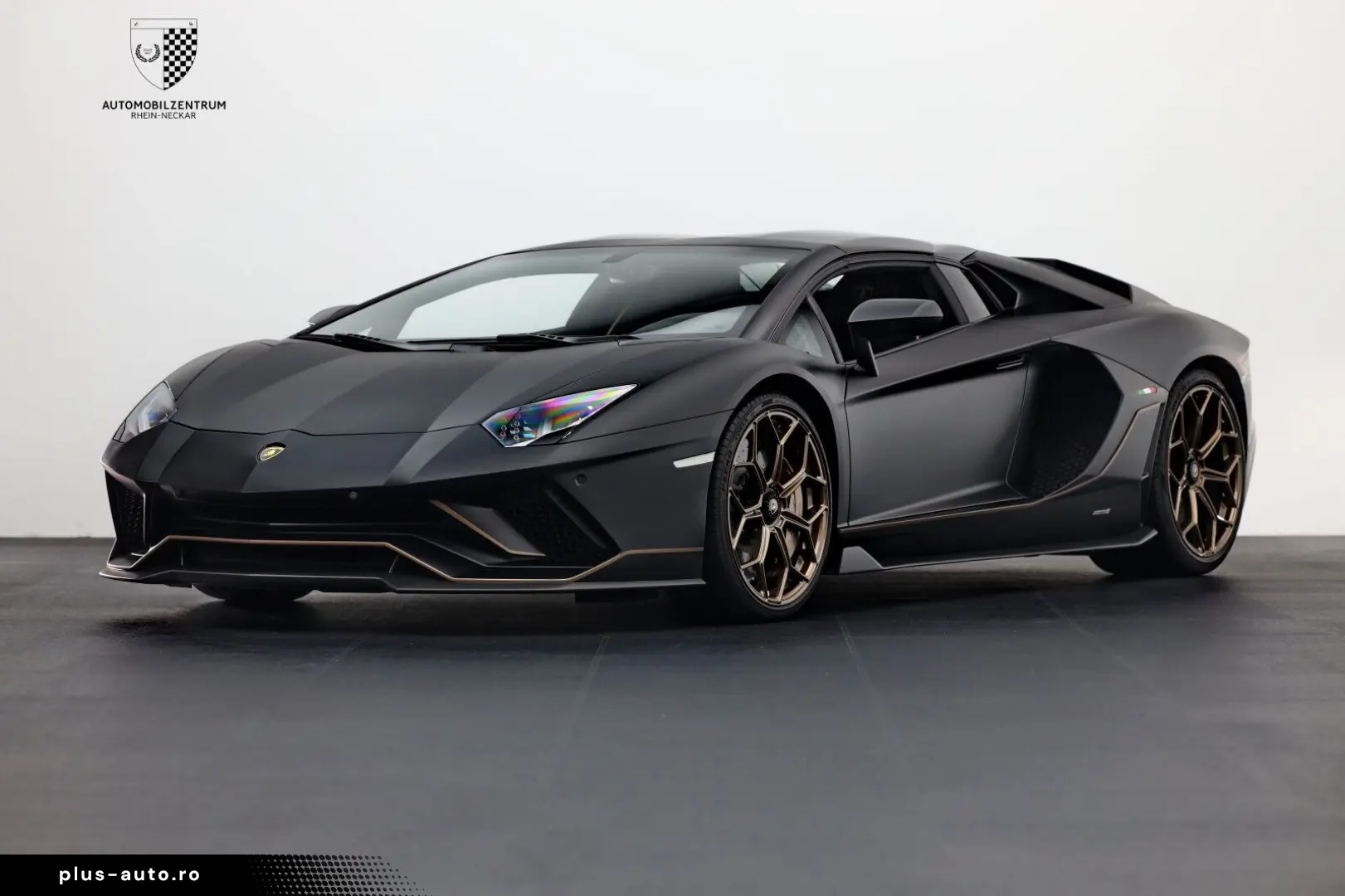 LAMBORGHINI Aventador Ultimae Roadster 1 of 250 FullCarbon