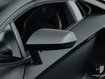 LAMBORGHINI Aventador Ultimae Roadster 1 of 250 FullCarbon