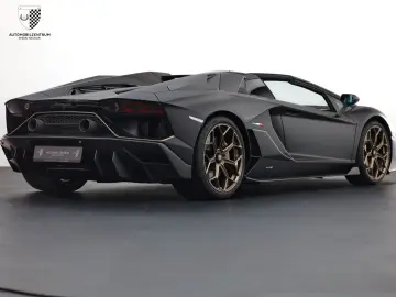 LAMBORGHINI Aventador Ultimae Roadster 1 of 250 FullCarbon