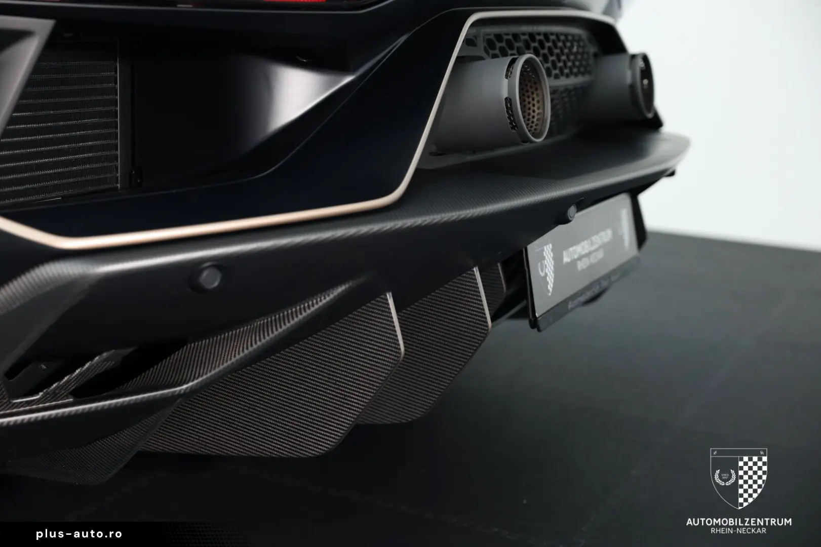 LAMBORGHINI Aventador Ultimae Roadster 1 of 250 FullCarbon