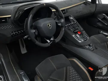 LAMBORGHINI Aventador Ultimae Roadster 1 of 250 FullCarbon