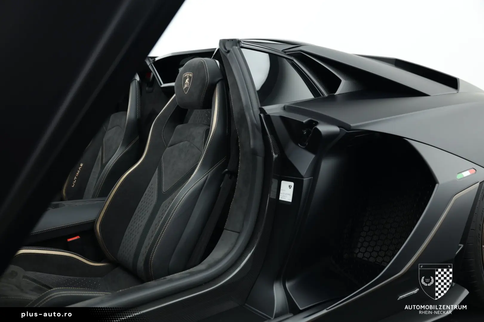 LAMBORGHINI Aventador Ultimae Roadster 1 of 250 FullCarbon