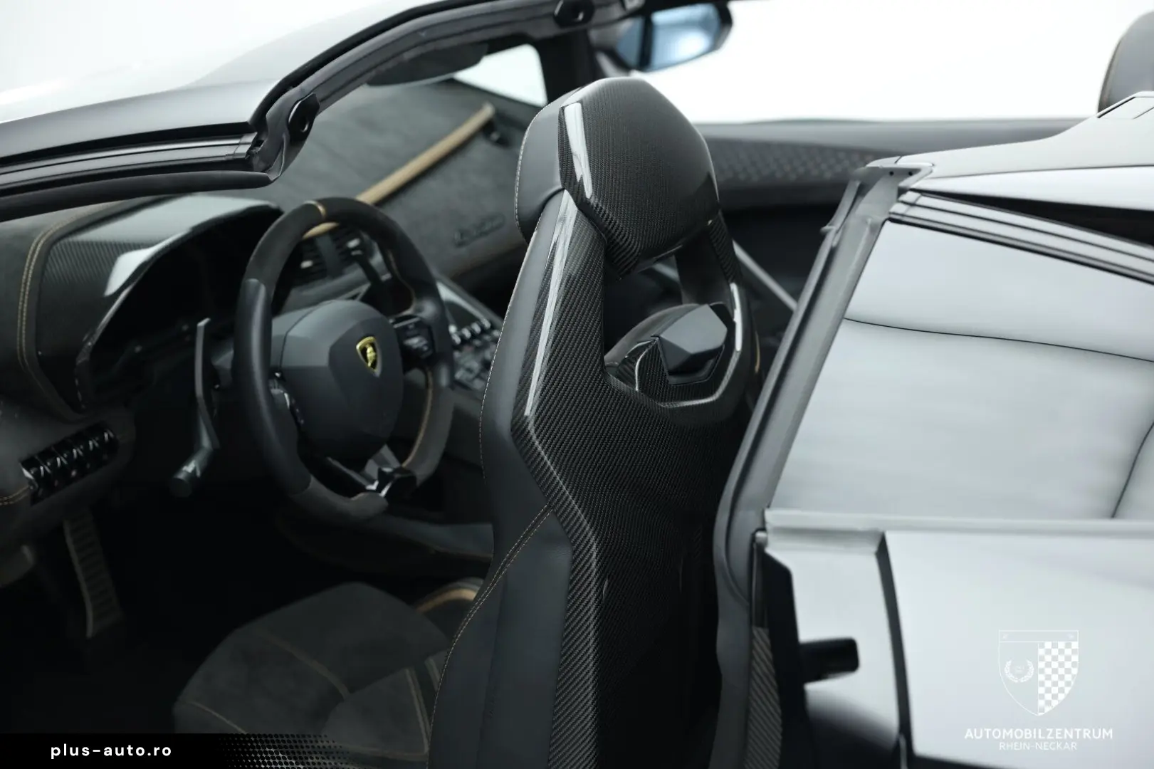 LAMBORGHINI Aventador Ultimae Roadster 1 of 250 FullCarbon