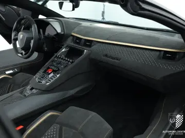 LAMBORGHINI Aventador Ultimae Roadster 1 of 250 FullCarbon
